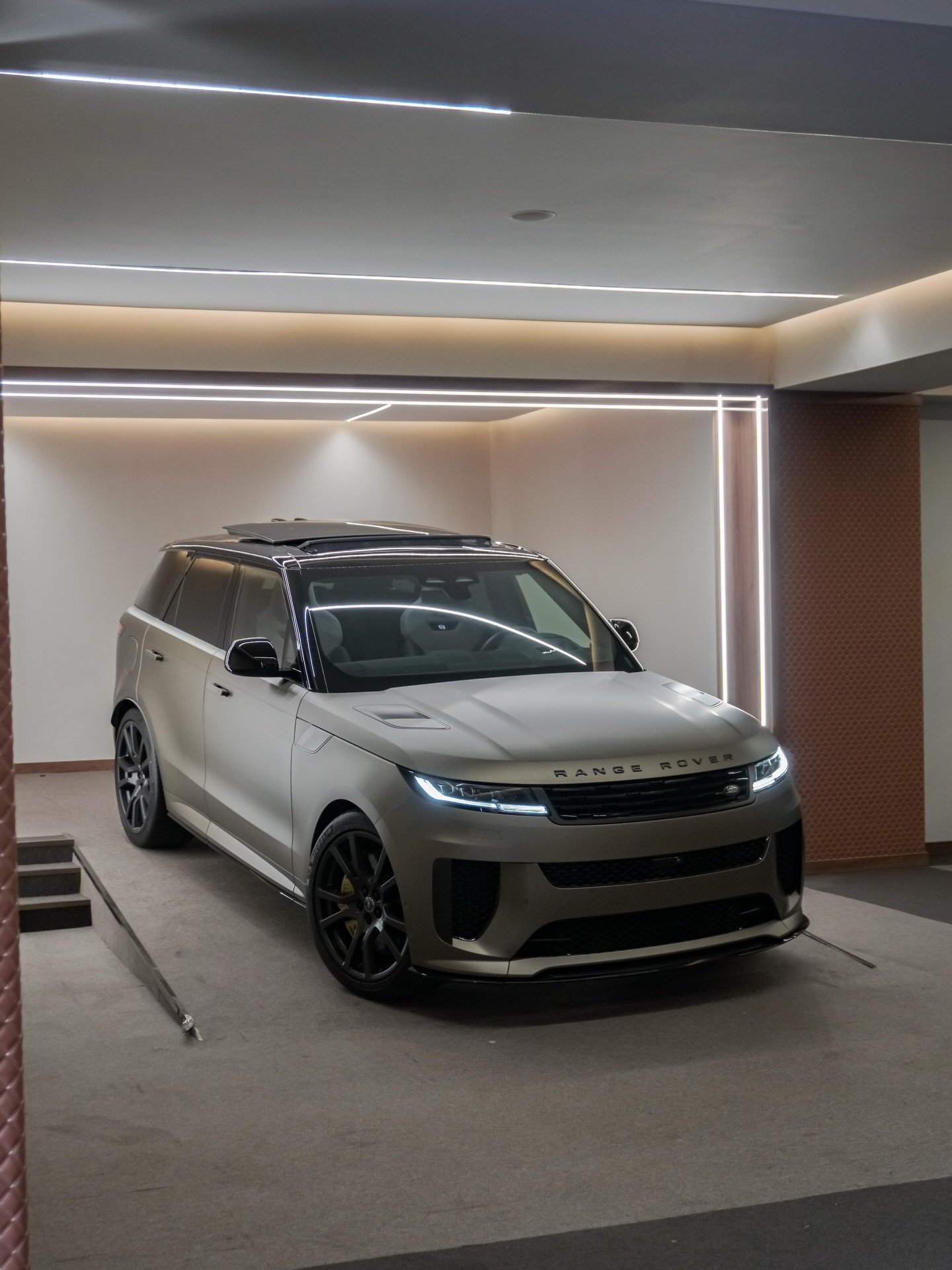 Range Rover Sport SV
